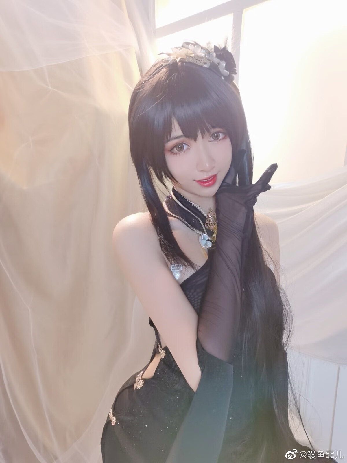 超人气COSER鳗鱼菲儿，身穿旗袍的她女性魅力一览无遗