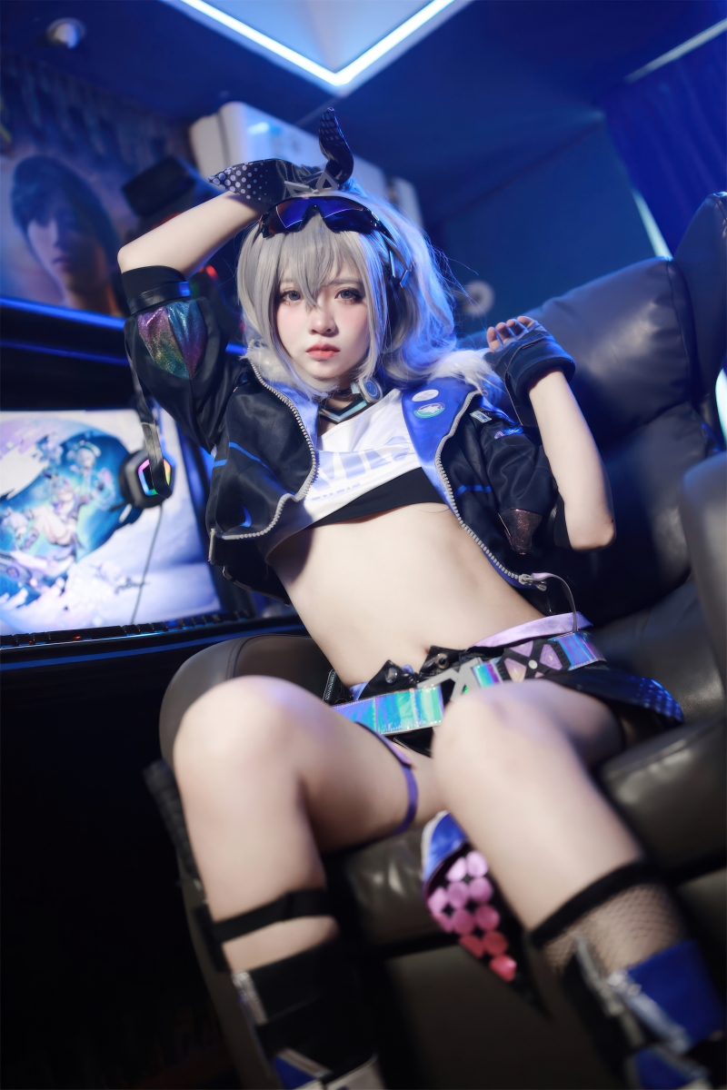 疯猫ss 少女衣橱 银狼【37P-316MB】 疯猫ss 少女衣橱 银狼【37P-316MB】