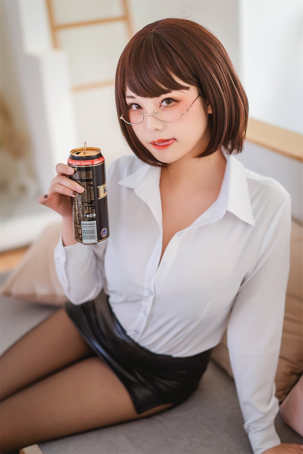 蜜汁猫裘真的很大，这样的极品你难道不想和她抱抱吗