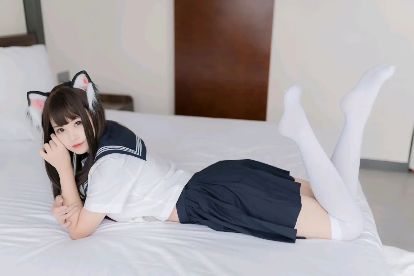 蜜汁猫裘真的很大，这样的极品你难道不想和她抱抱吗
