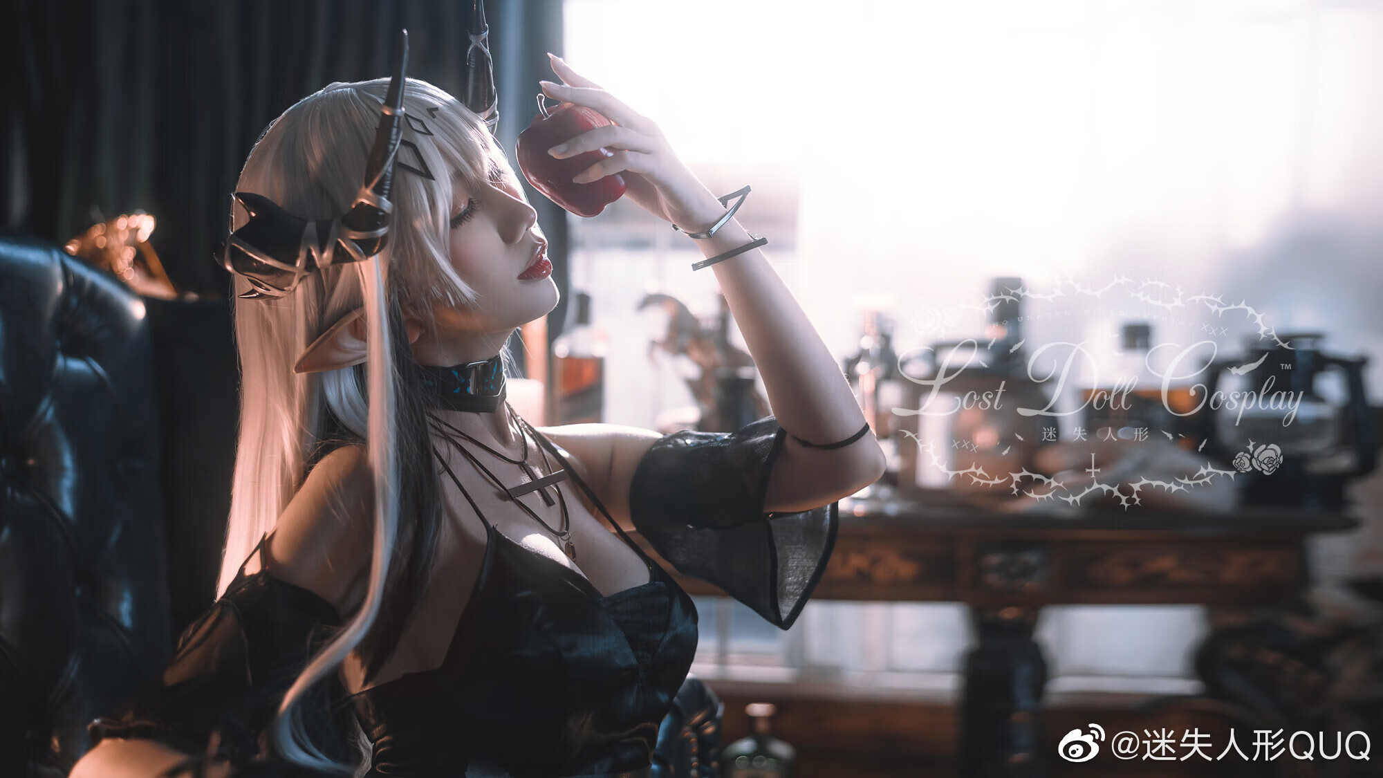 迷失人形QUQcos明日方舟——泥岩，清纯冷艳并存的美女COSER