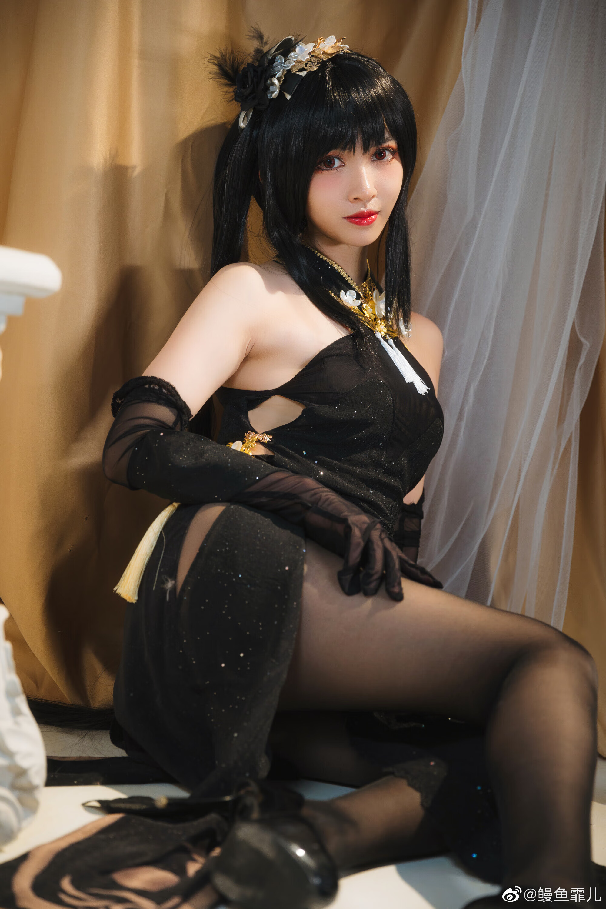 超人气COSER鳗鱼菲儿，身穿旗袍的她女性魅力一览无遗