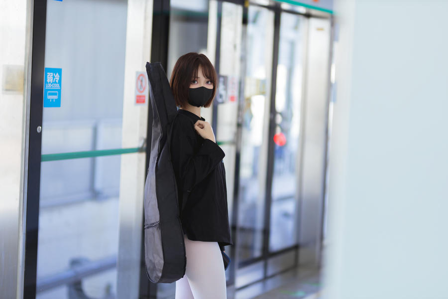 洛桑w伊梓是谁？超美cos美图，微博写真汇总