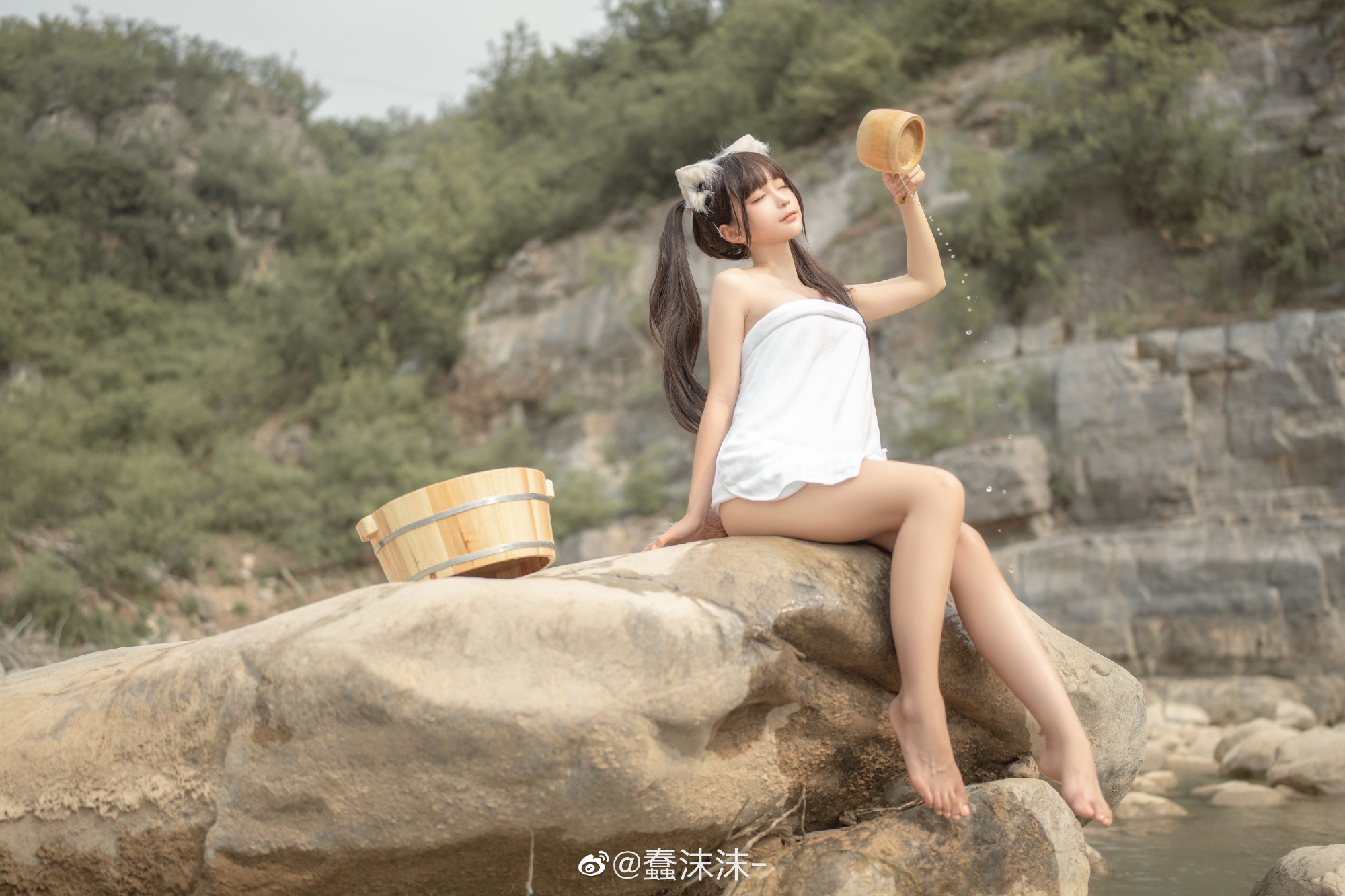戏水山间的蠢沫沫，如此凉爽你想一起感受吗