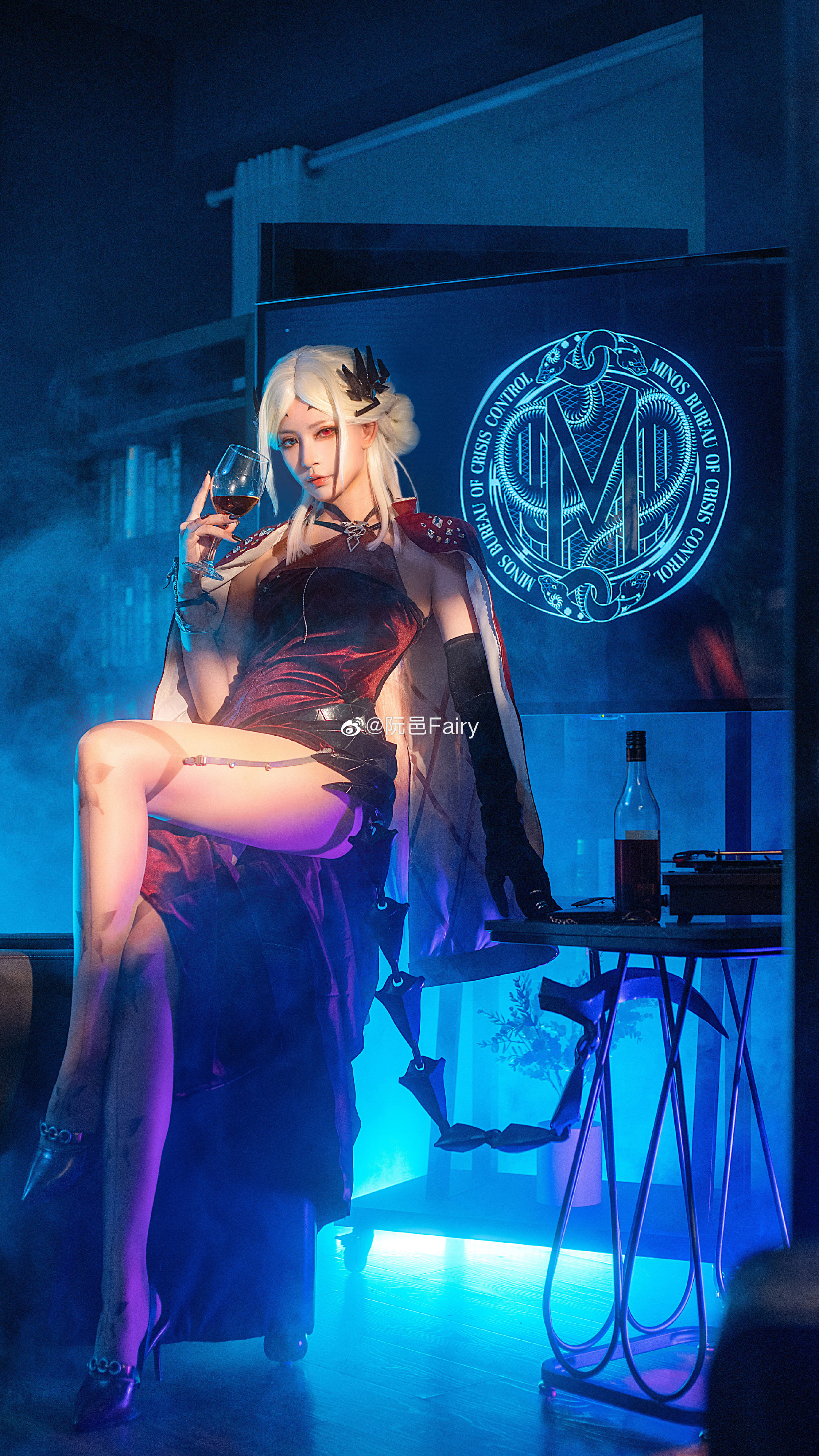 人气coser阮邑fairy，长腿妹子会魔法哦