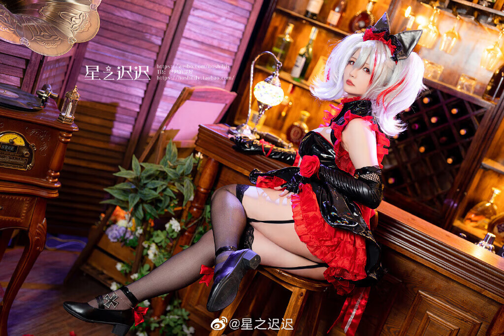 酒吧女郎星之迟迟，确定不想喝点吗