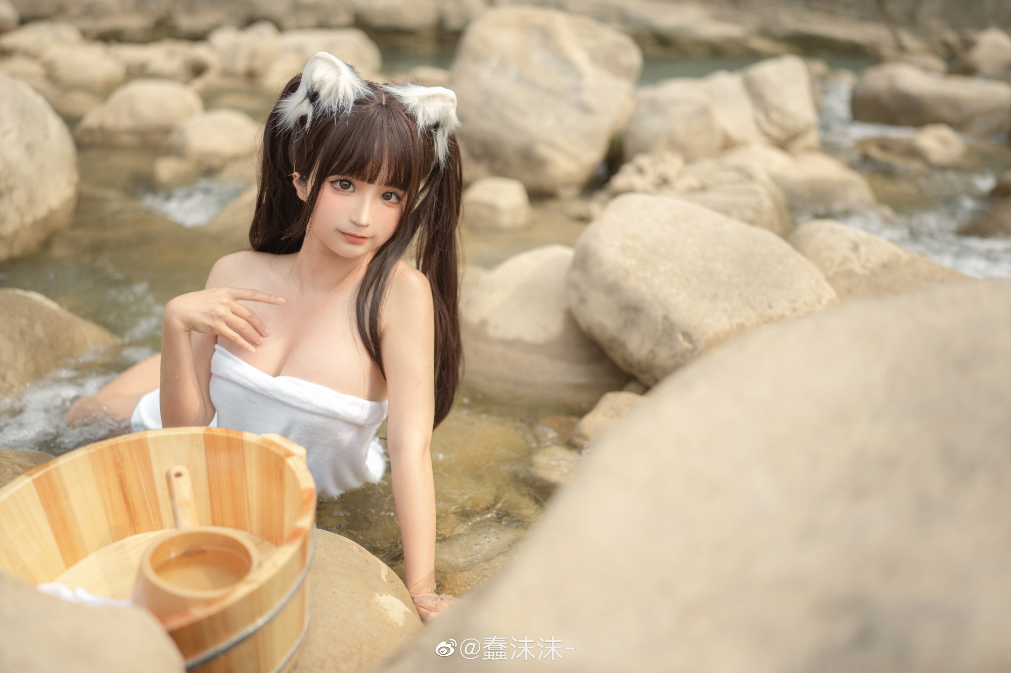 戏水山间的蠢沫沫，如此凉爽你想一起感受吗