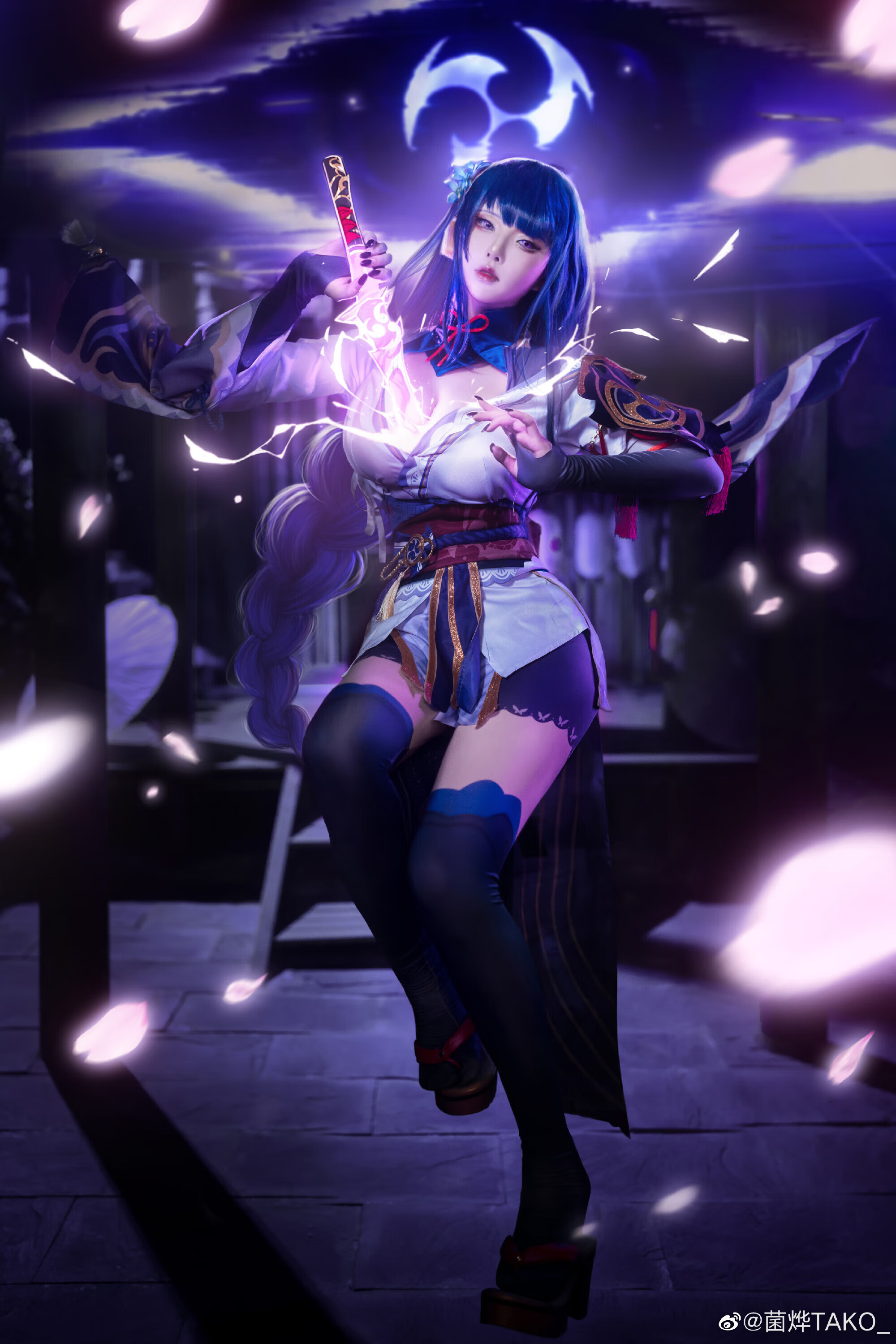 绝美容颜的菌烨tako，这样的魔鬼身材你爱了吗