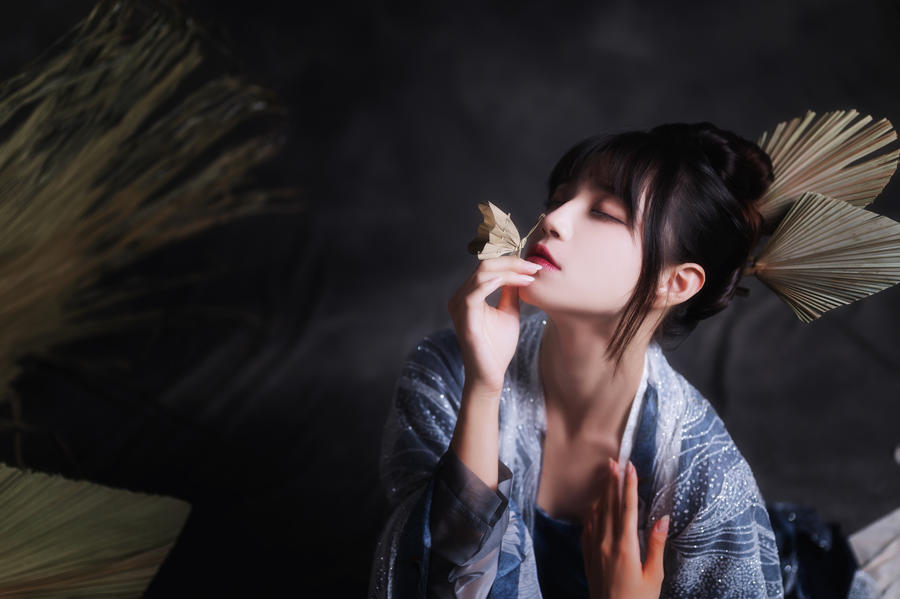 贰加六等于几？等于今天这位小美女