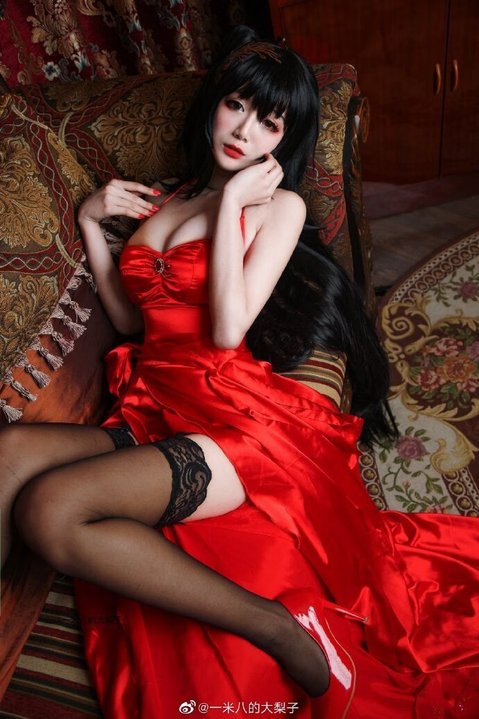 绝美coser一米八的大梨子，满屏都是魅力的体现