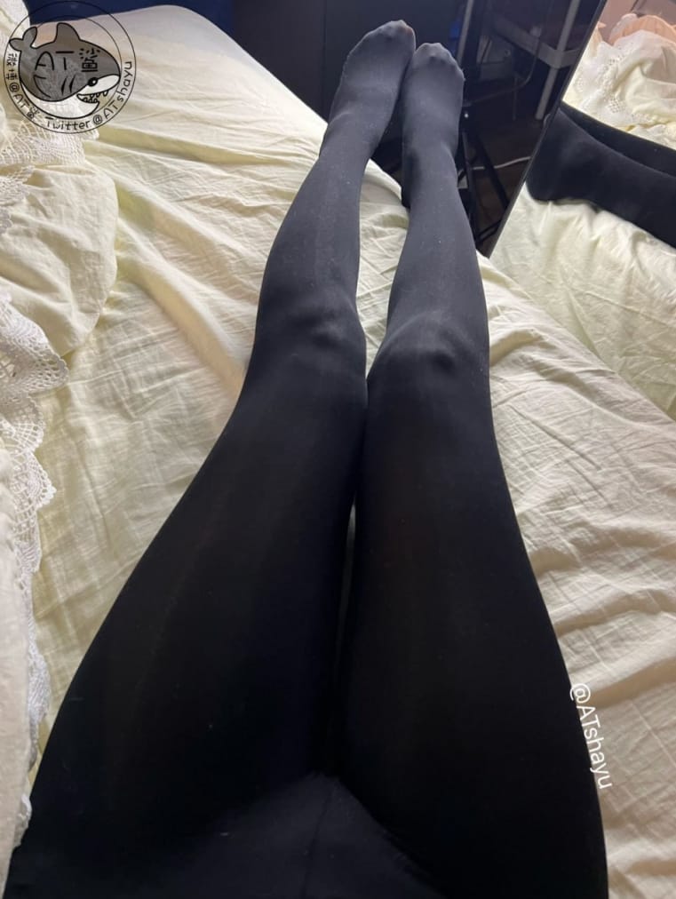 AT鲨 –#原相机质感黑裤袜--最新作品！