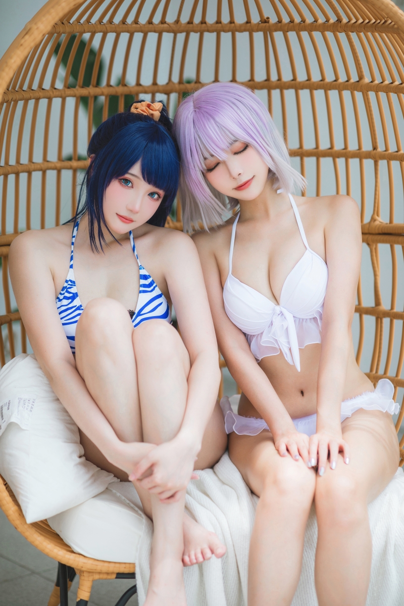 Momoko葵葵 &瓜希酱 SSSS.GRIDMAN宝多六花&新条茜 泳装[85P-472MB]