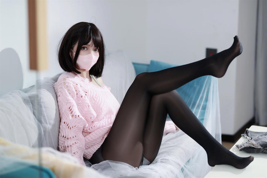 洛桑w伊梓是谁？超美cos美图，微博写真汇总