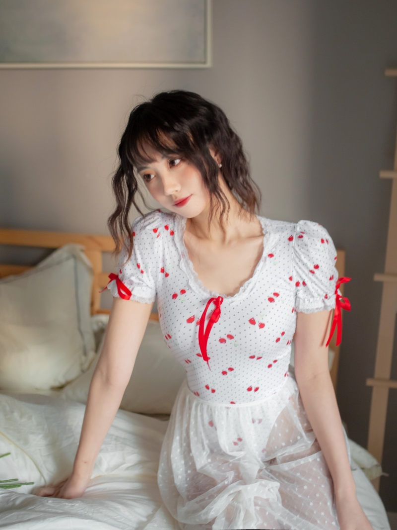 念雪xc 红玫瑰【32P-235MB】 念雪xc 红玫瑰【32P-235MB】