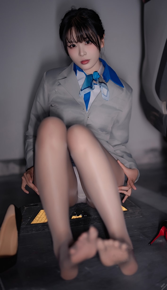 轩萧学姐#生日作 空姐车库+黑斯+灰丝--美丽佳人！