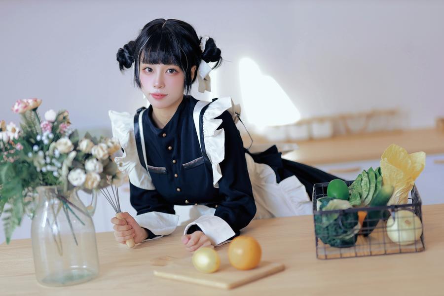 洛桑w伊梓是谁？超美cos美图，微博写真汇总