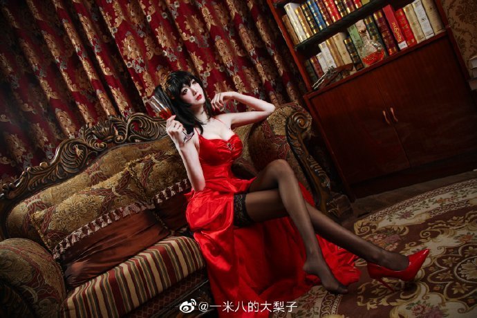 绝美coser一米八的大梨子，满屏都是魅力的体现