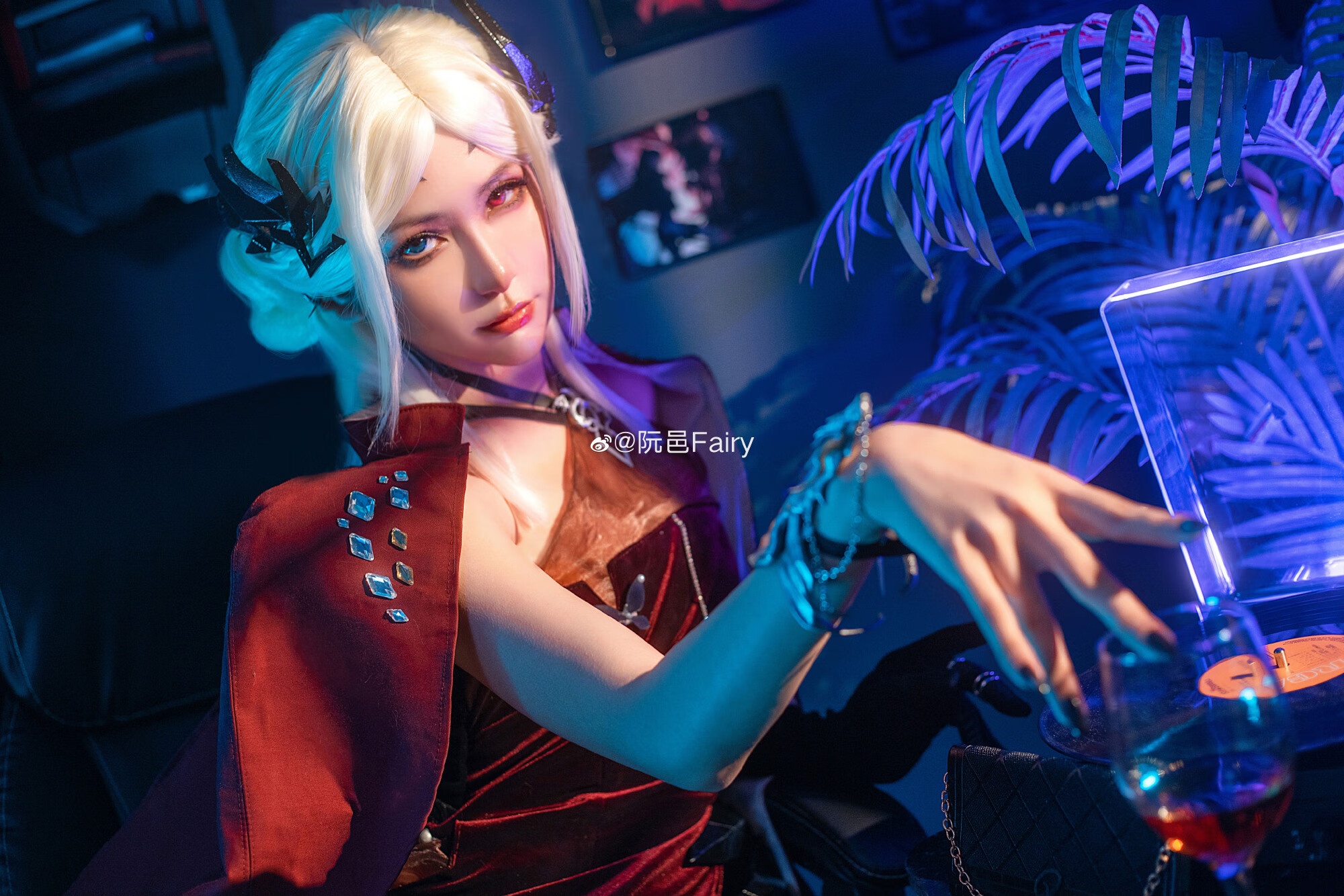 人气coser阮邑fairy，长腿妹子会魔法哦
