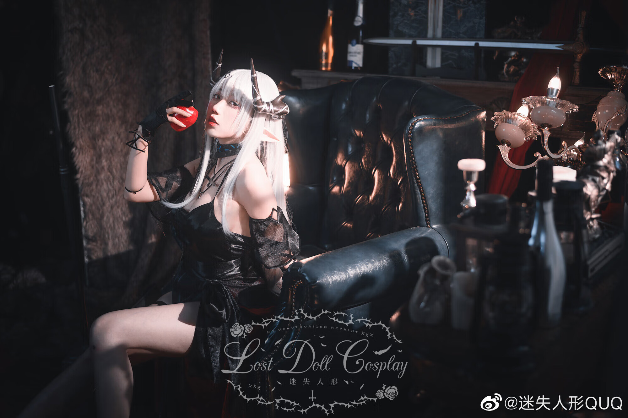 迷失人形QUQcos明日方舟——泥岩，清纯冷艳并存的美女COSER